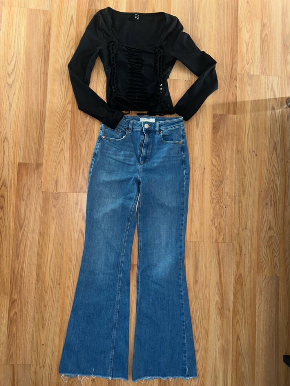 SHEIN Lace-Up Long Sleeve Crop Top with Blue flair jeans sold together